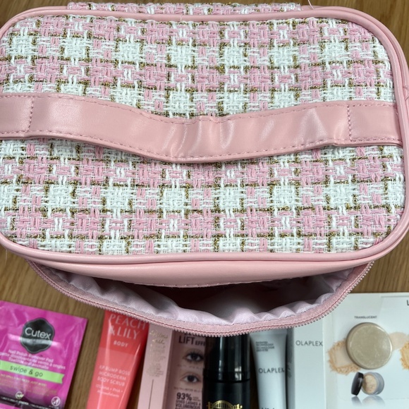 ULTA BEAUTY make up bag with 33 samples/minis -NEW - Picture 2 of 3